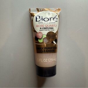 Biore Daily Purifying Cleanser with Rose Quartz and Charcoal